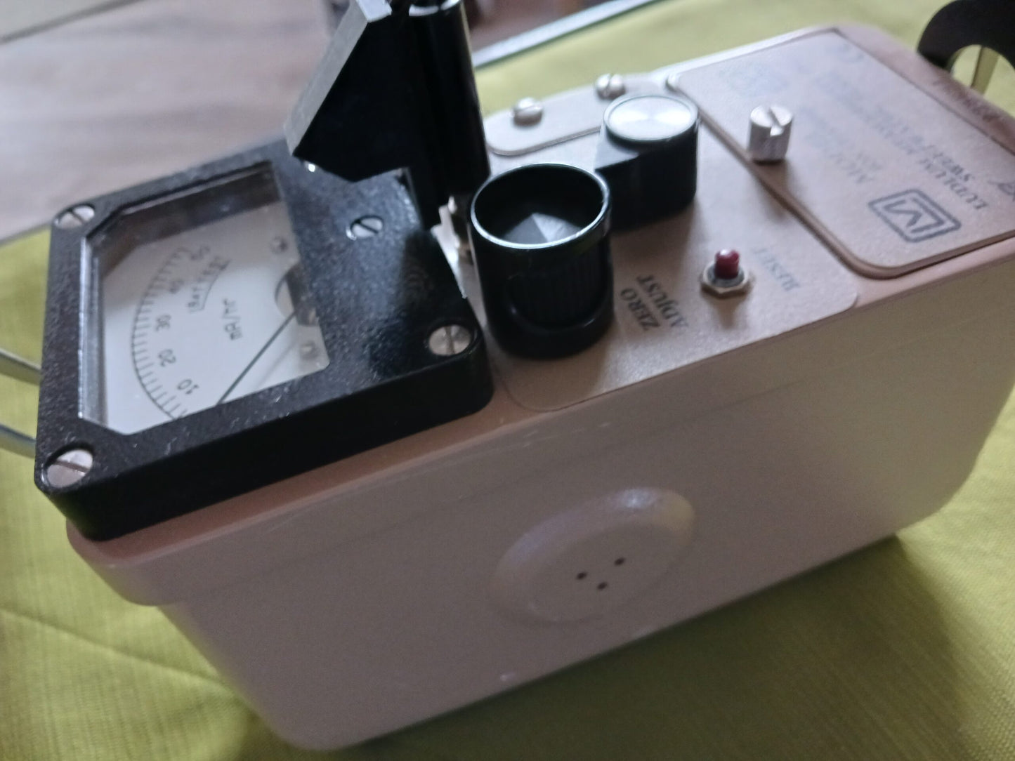 Ludlum Model 17-2 Ion chamber