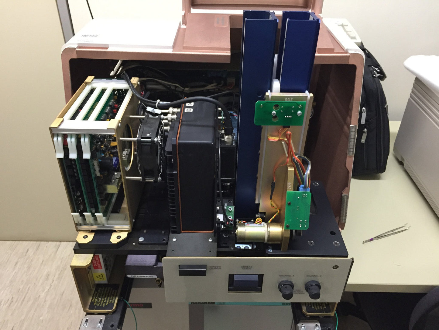 Harshaw 6600 Plus Automatic TLD reader for Cards