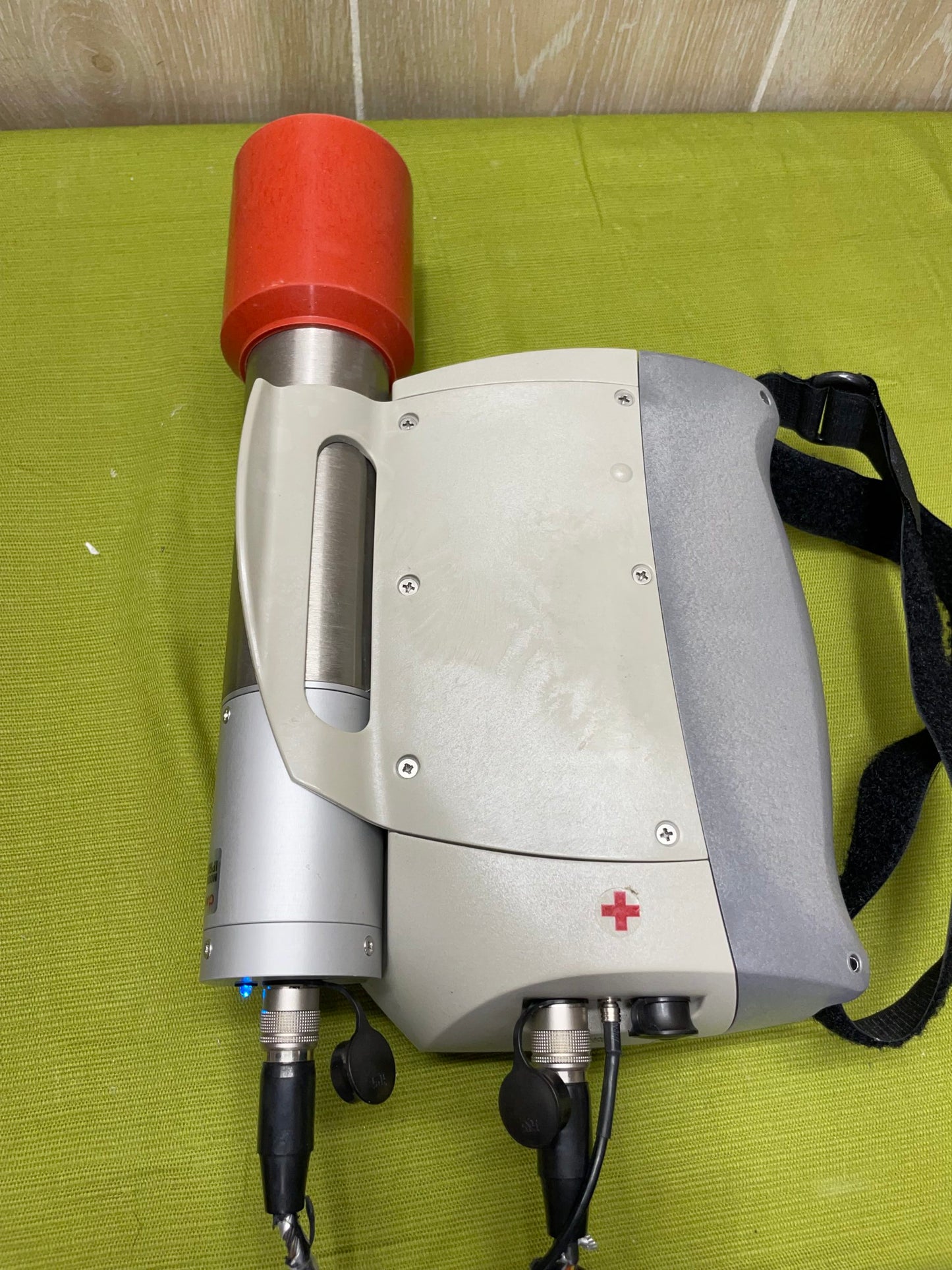 Cement analyzer InSpector™ 1000 with a IPROS-2 Probe