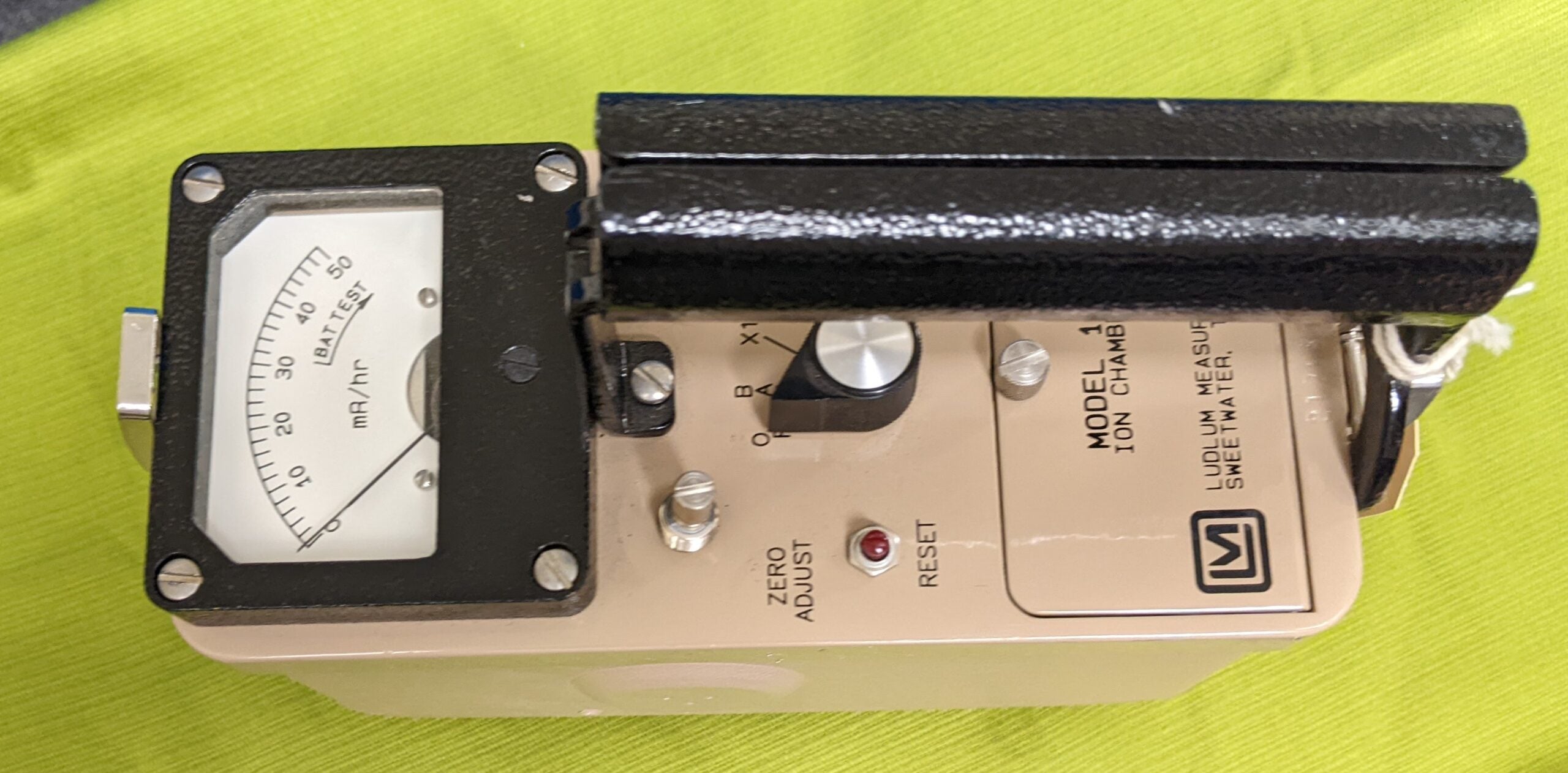 Ludlum Model 4 Survey Meter