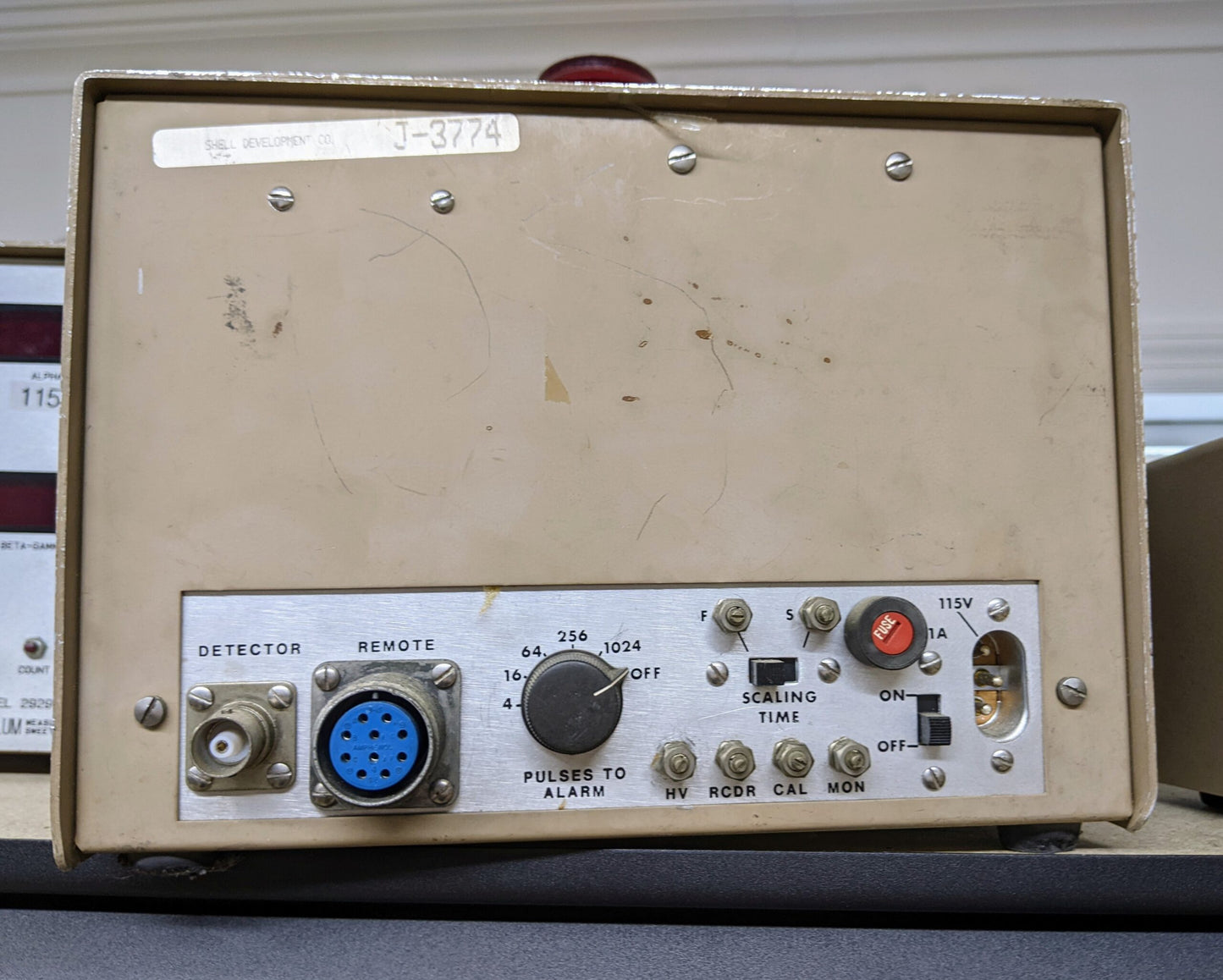 Ludlum Model 300 Alarming Area Monitor