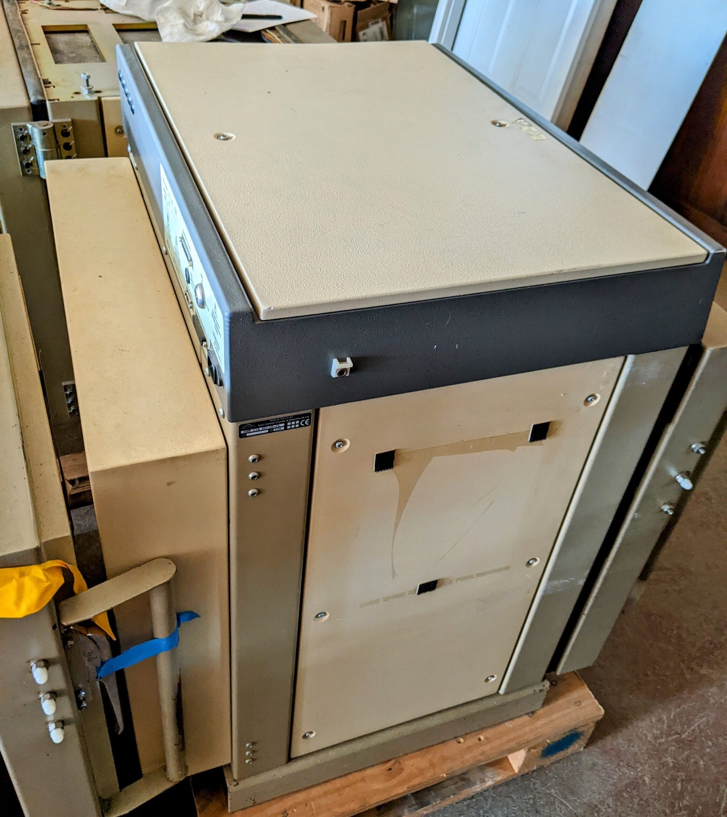 ThermoFisher Eberline SAM-11 4C 1D Shielded Small Article Monitor, Single Door