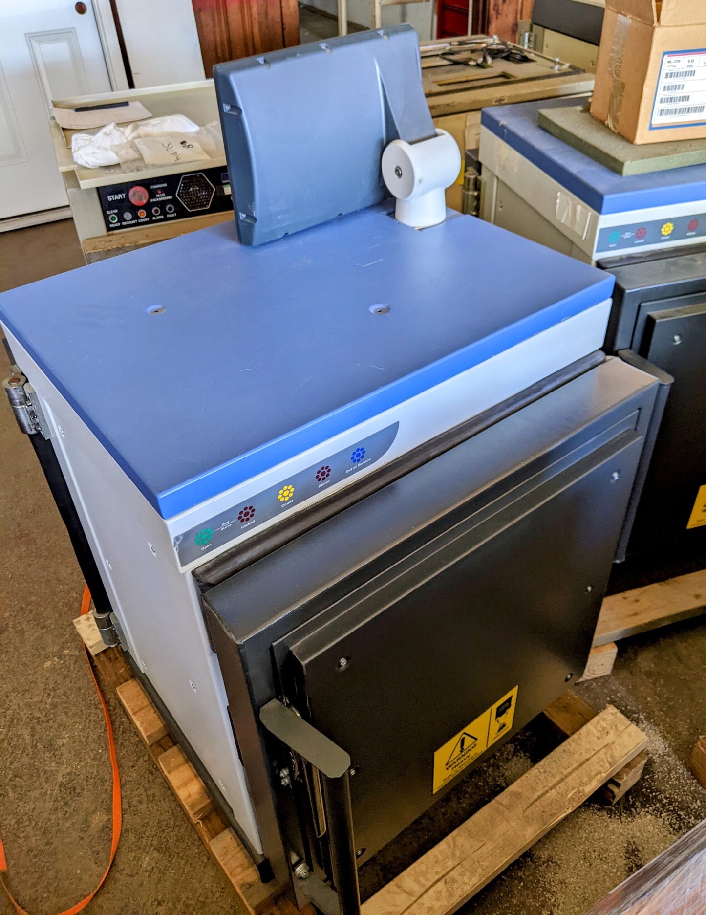 Thermo SAM-12 Shielded Tool Monitor Low Energy Verison 2 door