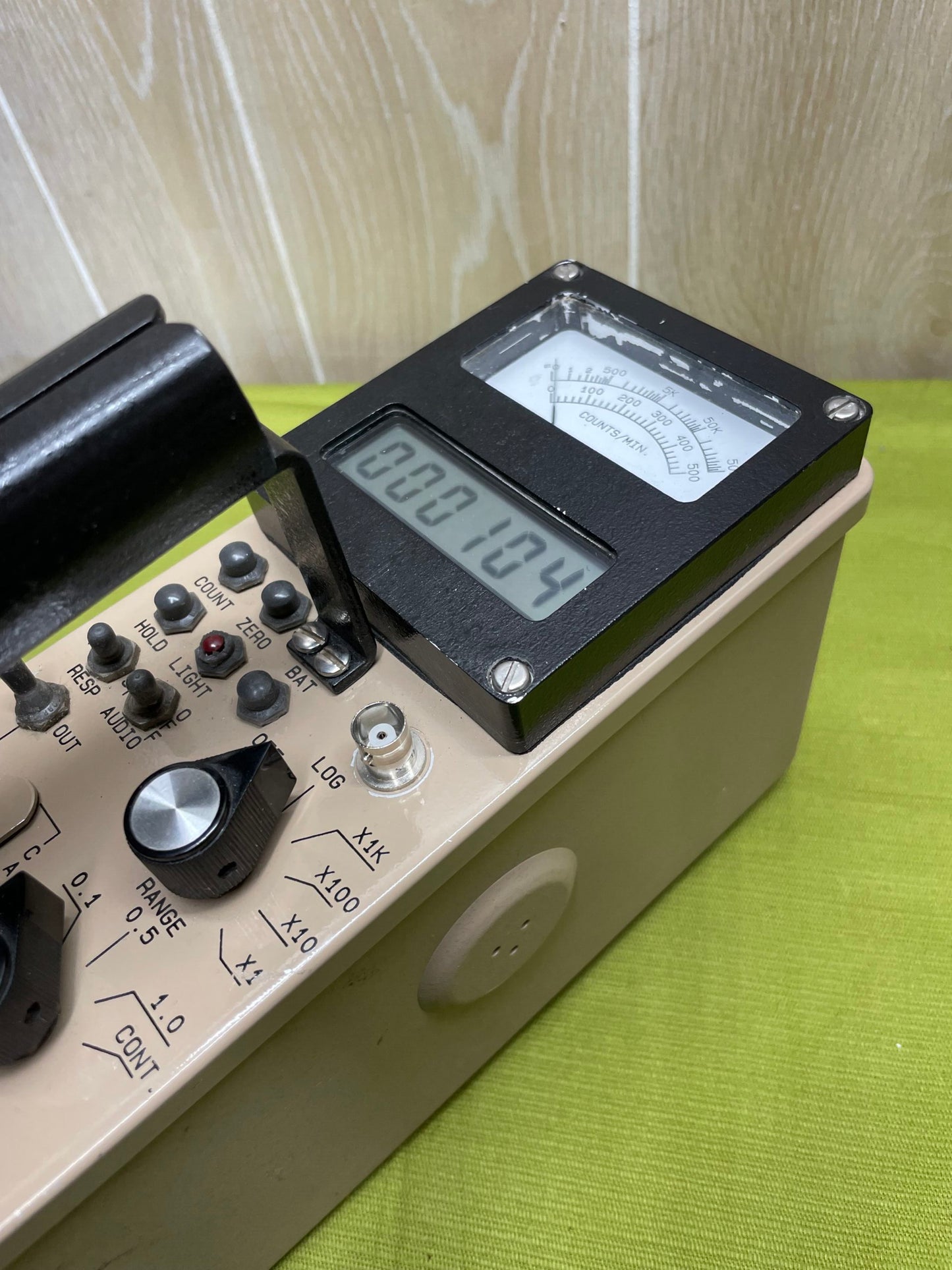 Ludlum Model 2220 Portable Scaler/Ratemeter