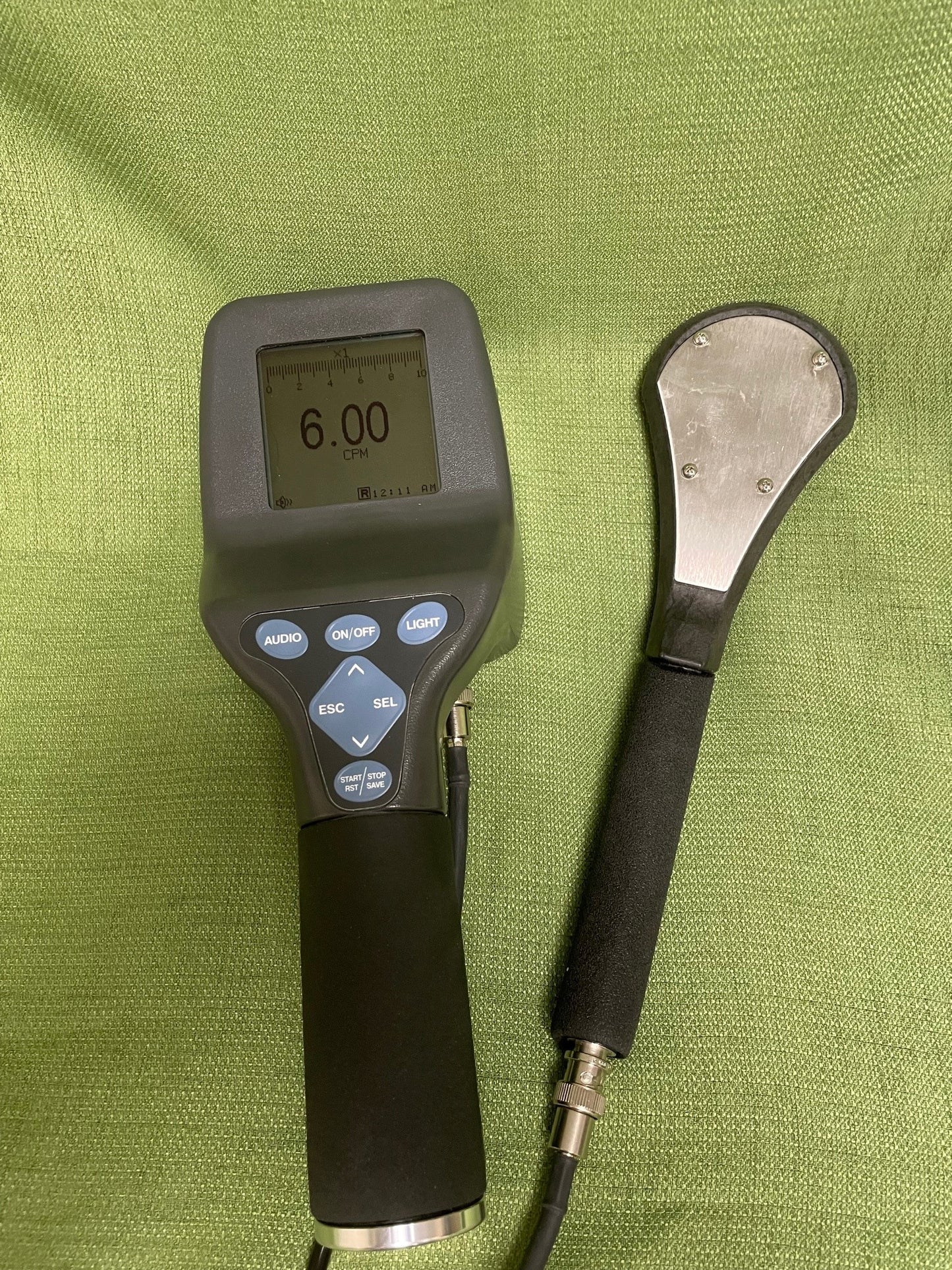 Victoreen (Fluke) 990S detector and 489-110D probe with case